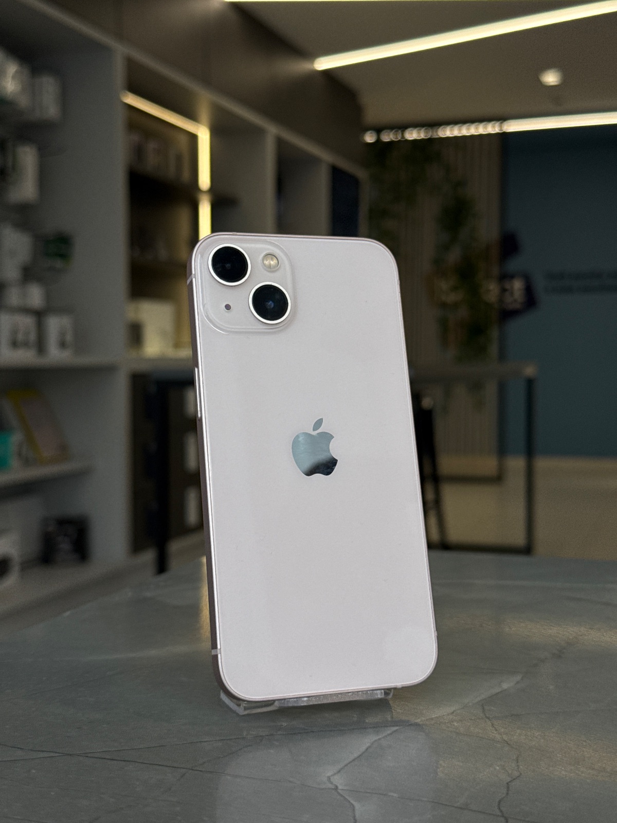 iPhone 13