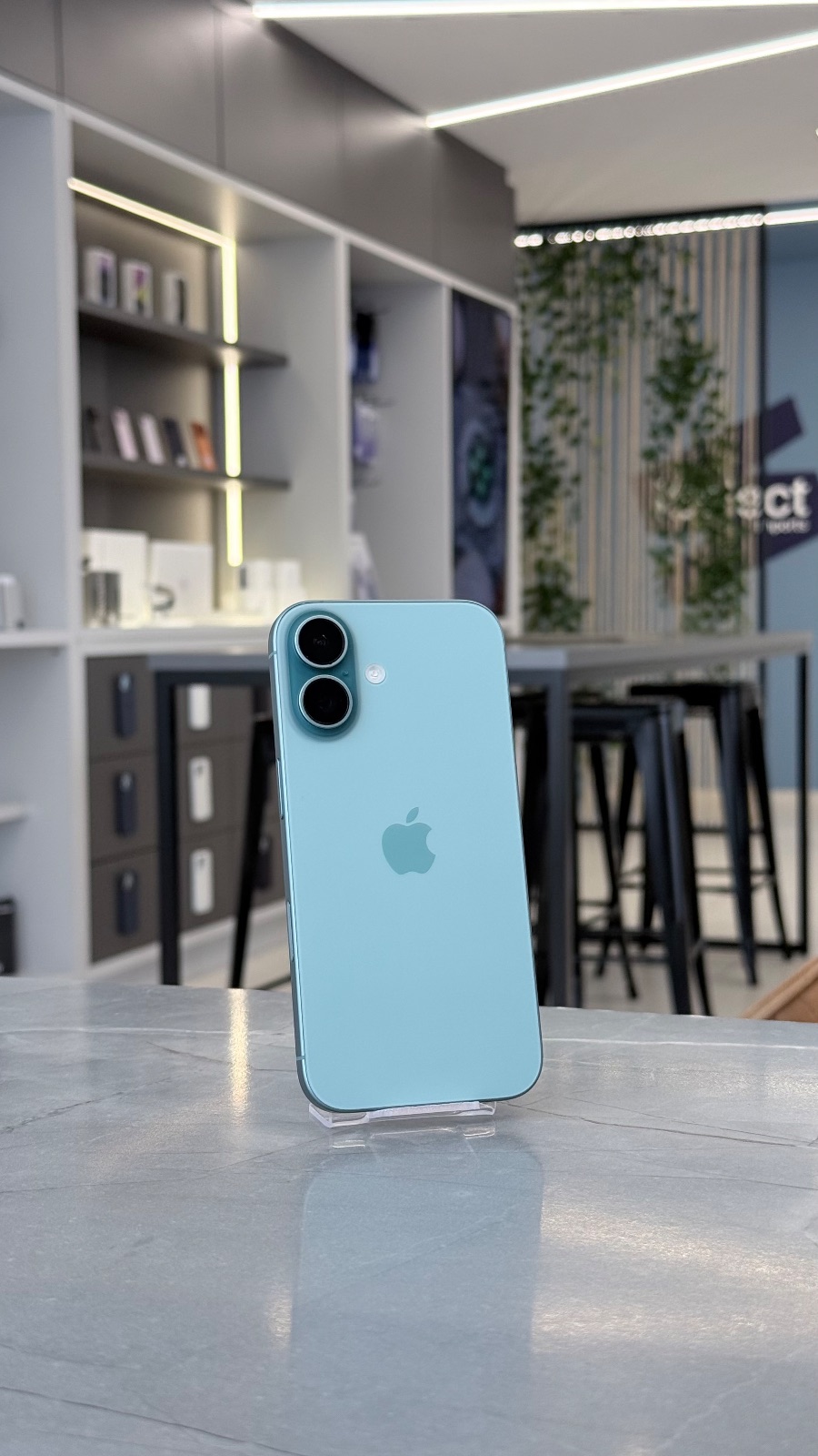 iPhone 16